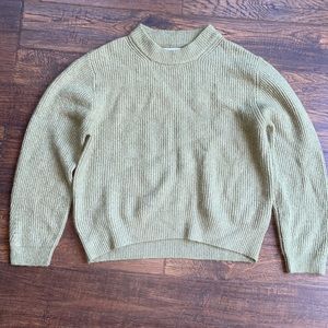 Girls Zara sweater in size 11-12 color sage green
